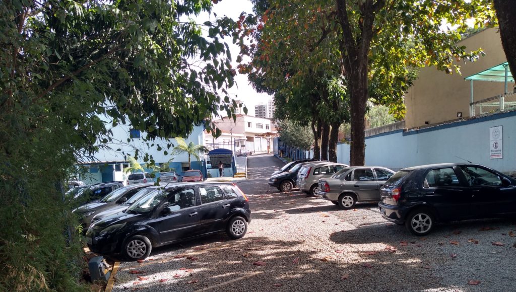 ESTACIONAMENTO FECHADO NA SEXTA (11)