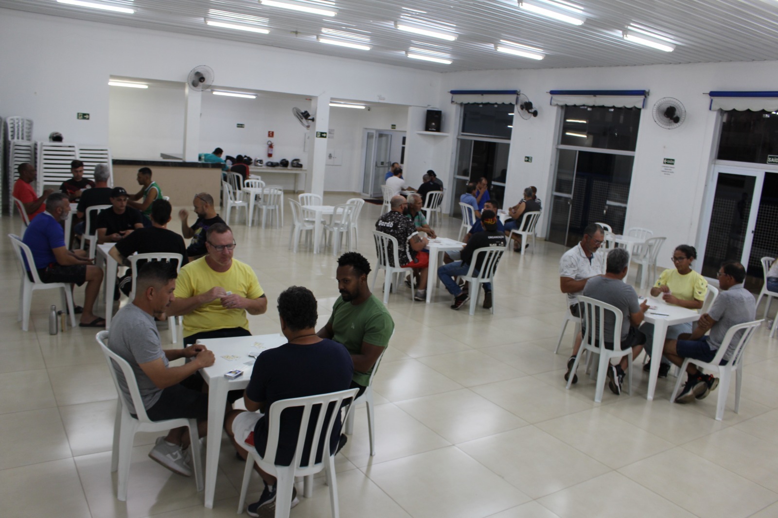 Torneio de Truco agita servidores no salão social do sindicato